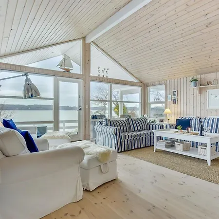 Сasa de vacaciones Tini - 50m To The Fjord By Interhome *