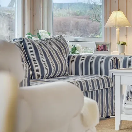 Tini - 50m To The Fjord By Interhome *
