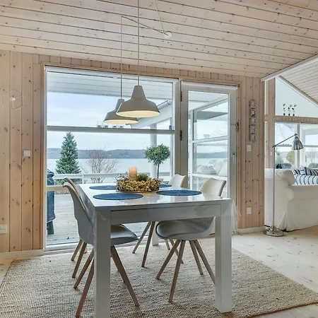 Tini - 50m To The Fjord By Interhome