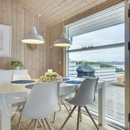 Tini - 50m To The Fjord By Interhome *