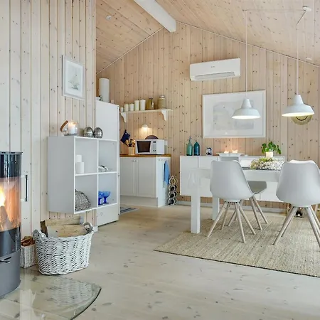 Tini - 50m To The Fjord By Interhome Feriehus